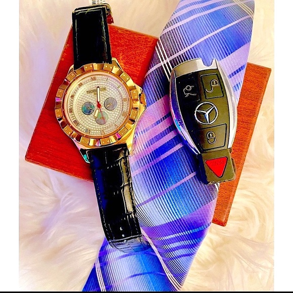 Techno Com By KC w Genuine Diamonds Mother of Pearl Dial Leather Band✨ - Picture 5 of 15